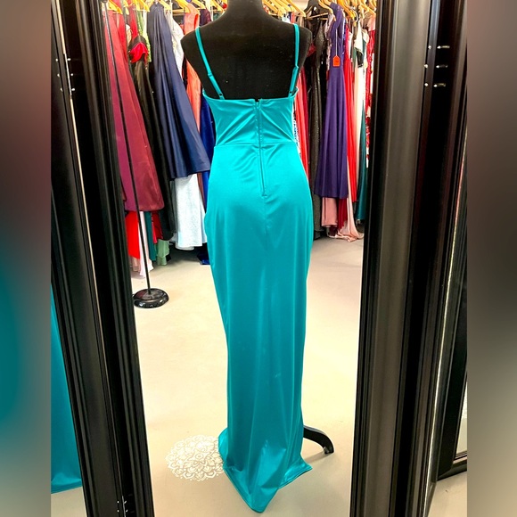 Long dress - Picture 2 of 3